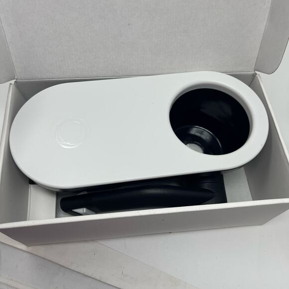 New Bugaboo snack tray for stroller - Picture 3 of 6